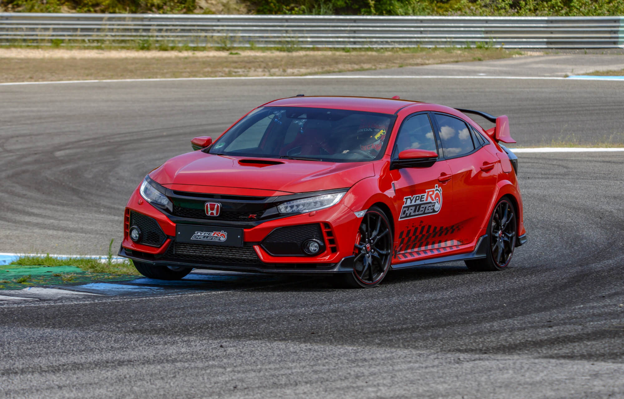Honda Civic Type R sets new lap record at Estoril Circuit in Portugal